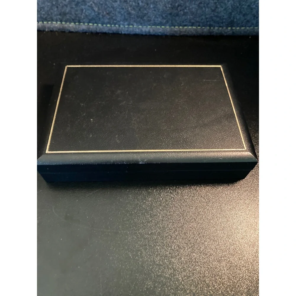 Vintage DuBarry Fifth Avenue New York‎ Satin Presentation Jewelry Vanity Box